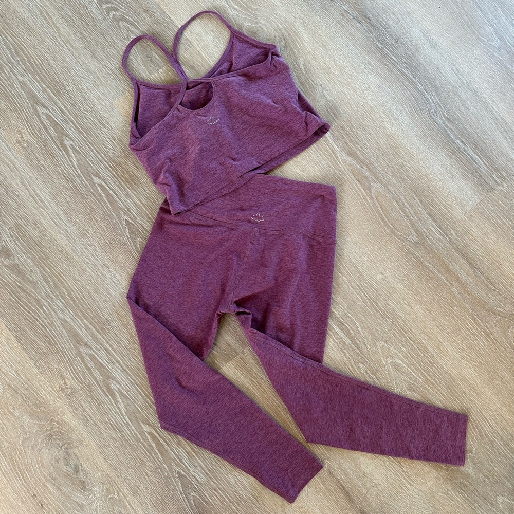 BEYOND YOGA set